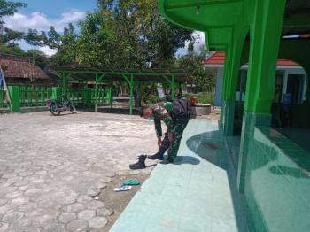 Serda Rudianto, Jalankan Ibadah Salat Dhuha Dilokasi TMMD Bojonegoro